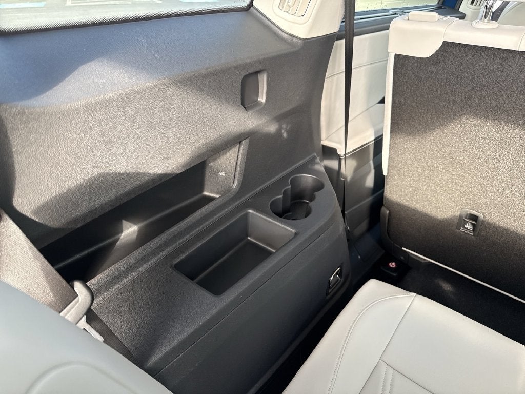 2027 Volkswagen Atlas SE w/Technology
