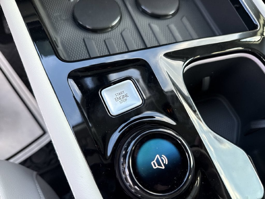 2027 Volkswagen Atlas SE w/Technology