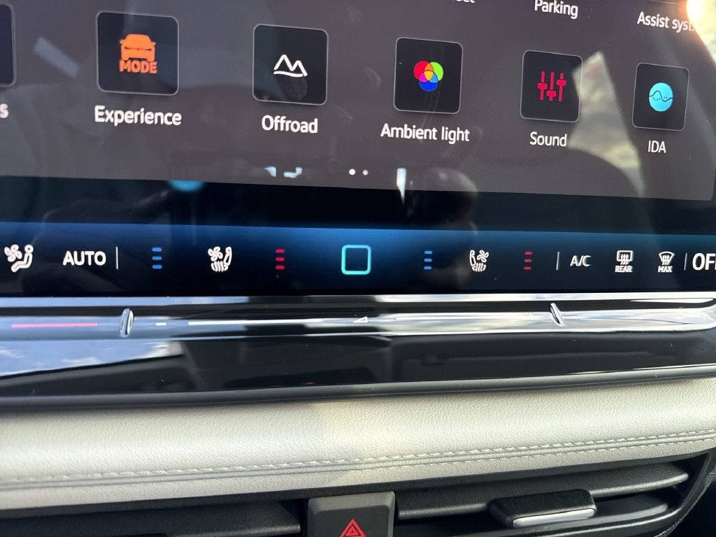 2027 Volkswagen Atlas SE w/Technology