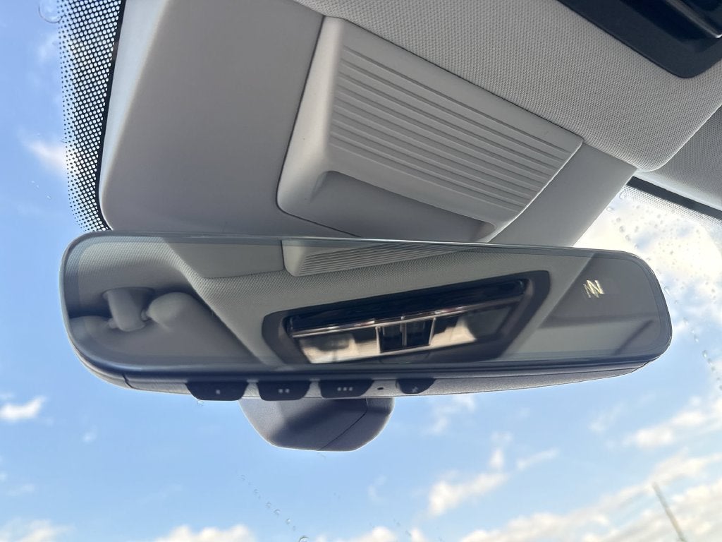 2027 Volkswagen Atlas SE w/Technology