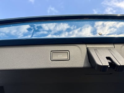 2027 Volkswagen Atlas SE w/Technology