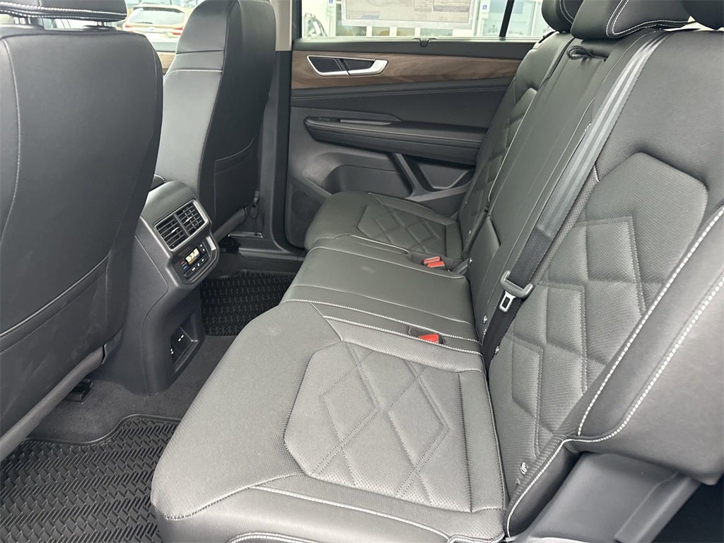 2026 Volkswagen Atlas 2.0T SE w/ Technology