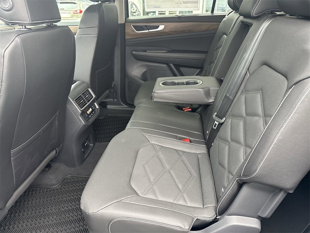 2026 Volkswagen Atlas 2.0T SE w/ Technology