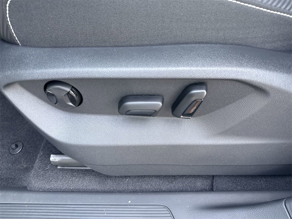 2025 Volkswagen Atlas Cross Sport 2.0T SE