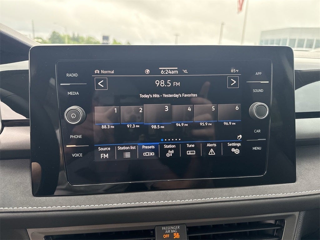 2025 Volkswagen Taos 1.5T SE Black