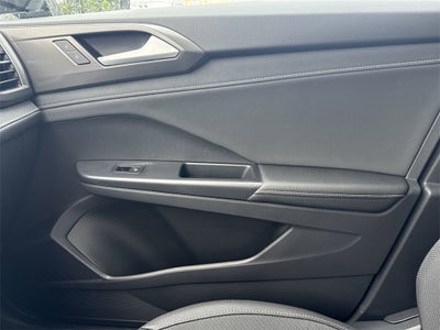 2025 Volkswagen Taos 1.5T SE Black