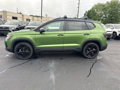 2025 Volkswagen Taos 1.5T SE Black