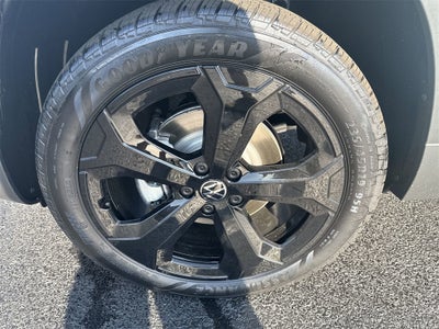 2025 Volkswagen Taos 1.5T SEL