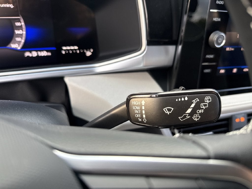 2027 Volkswagen Taos 1.5T SE