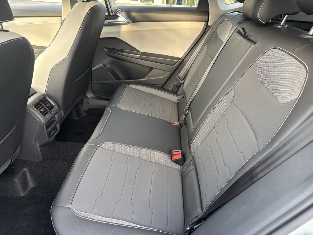2027 Volkswagen Taos 1.5T SE