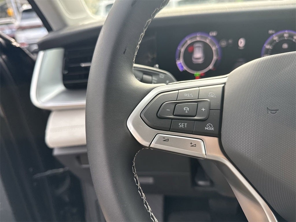 2025 Volkswagen Tiguan 2.0T SE