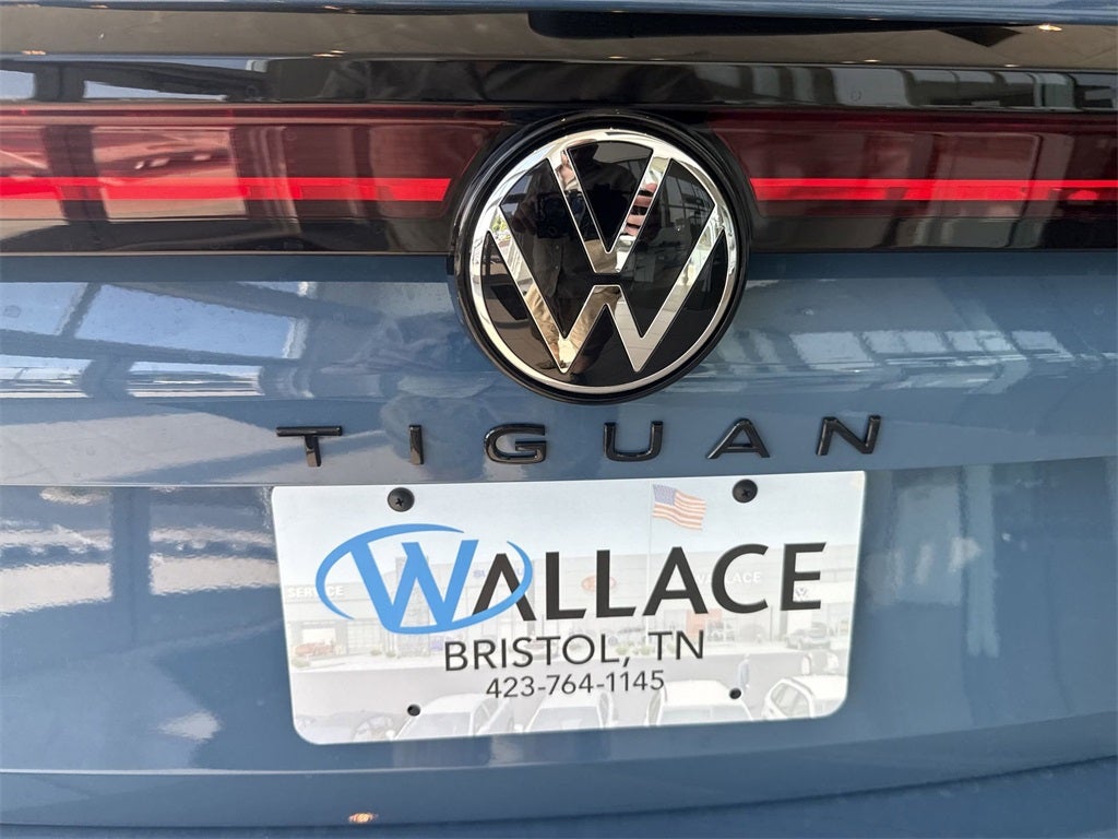 2025 Volkswagen Tiguan 2.0T SE R-Line Black