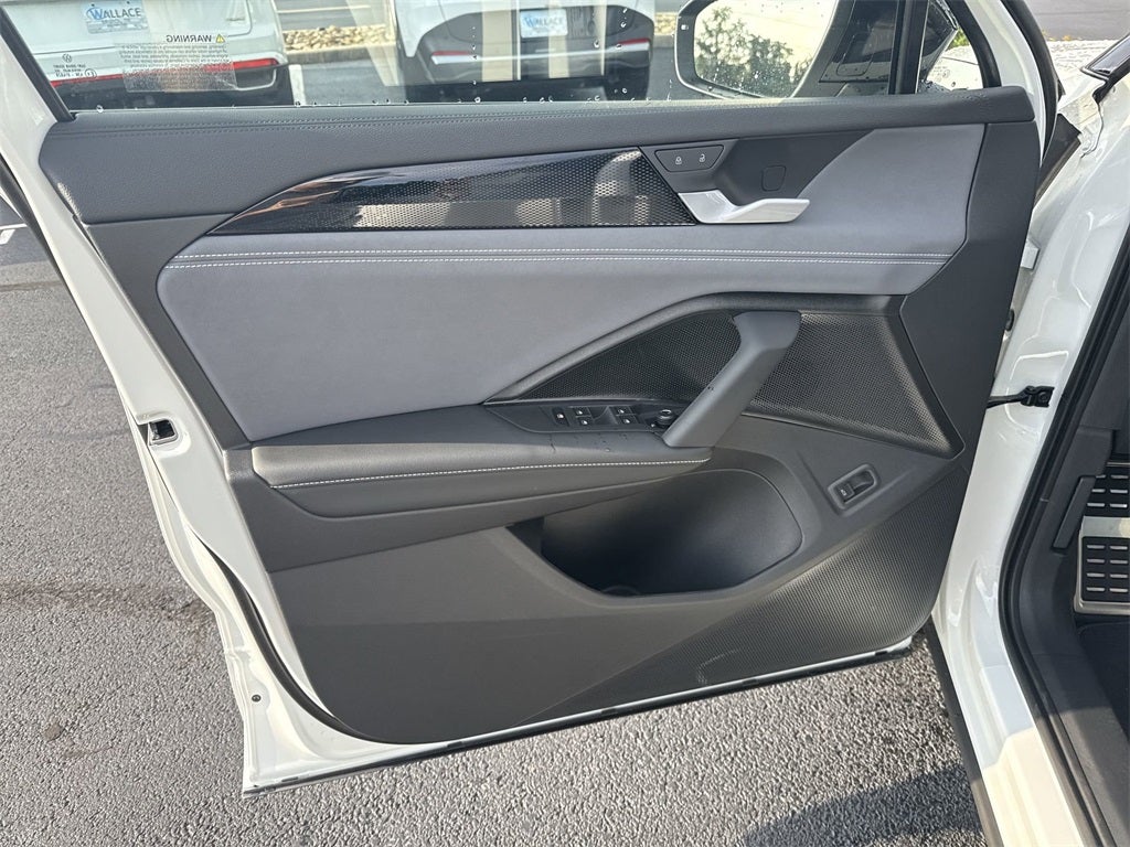 2025 Volkswagen Tiguan 2.0T SE R-Line Black