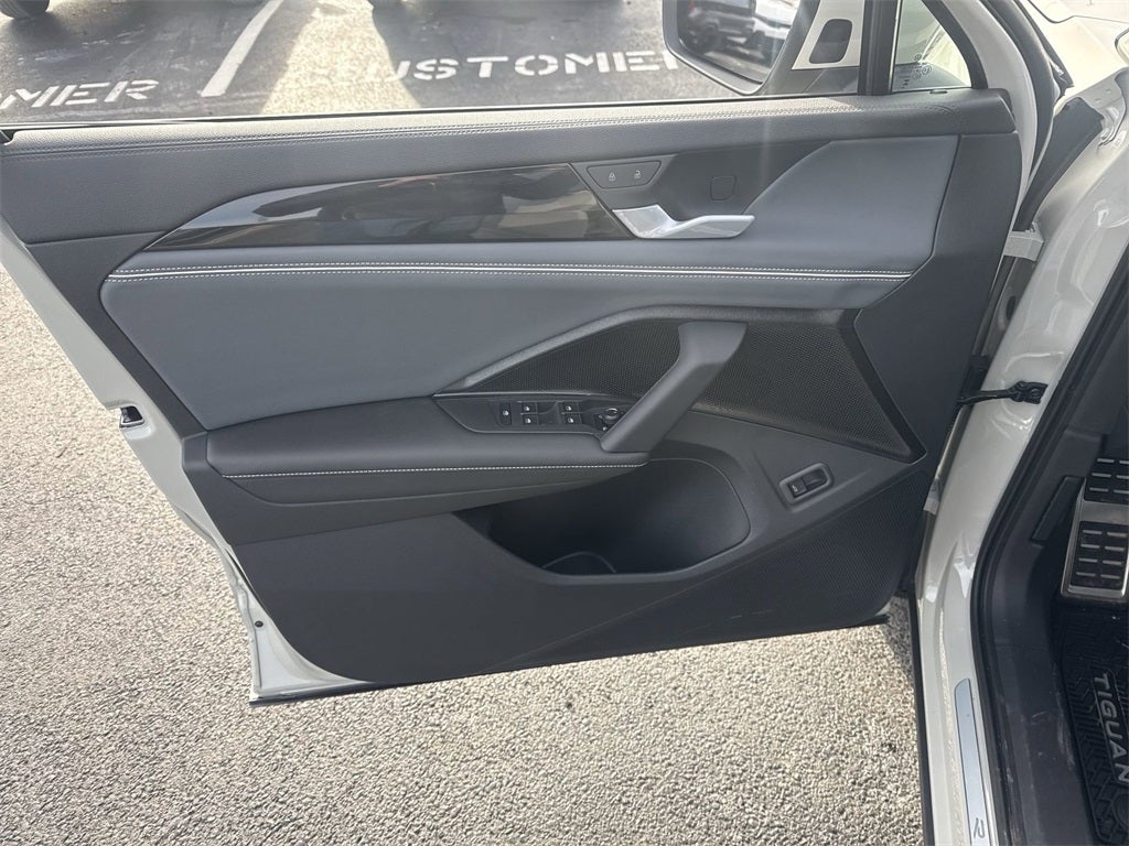 2026 Volkswagen Tiguan 2.0T SEL