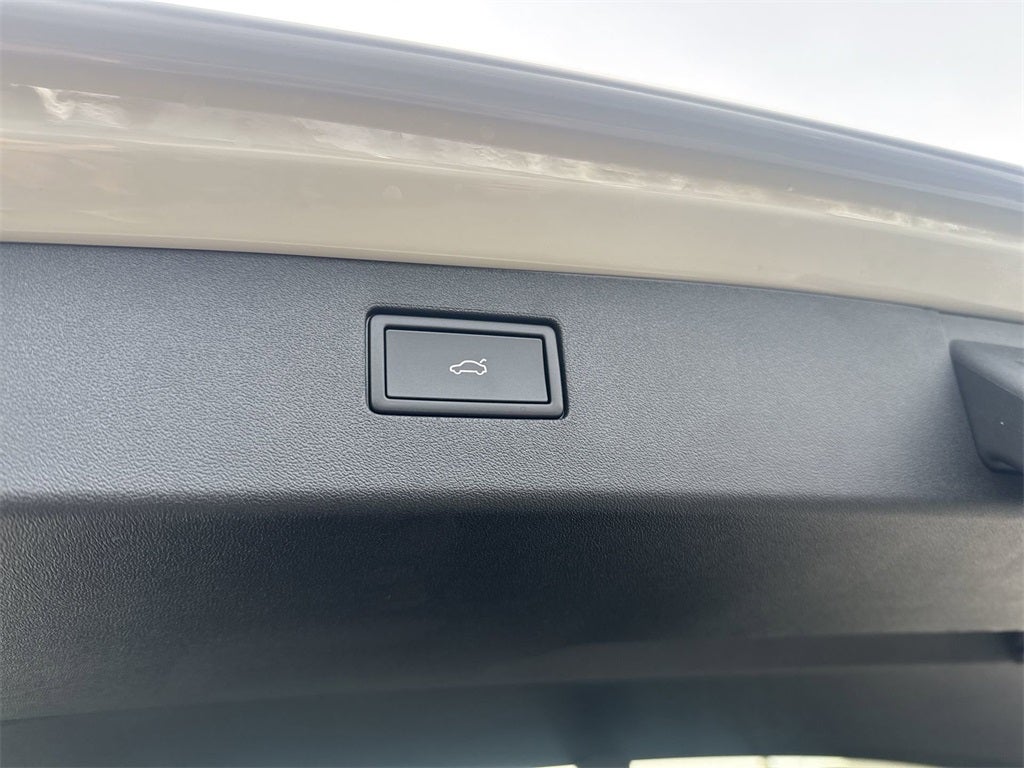 2026 Volkswagen Tiguan 2.0T SEL