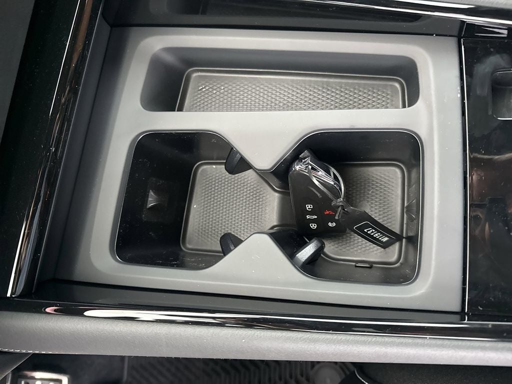 2026 Volkswagen Tiguan 2.0T SEL