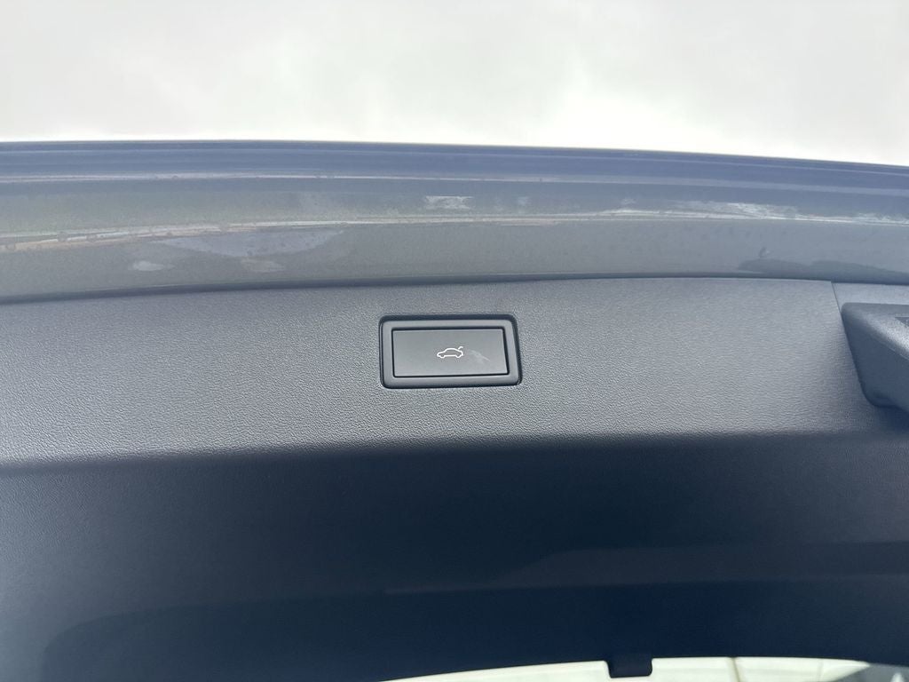 2026 Volkswagen Tiguan 2.0T SEL