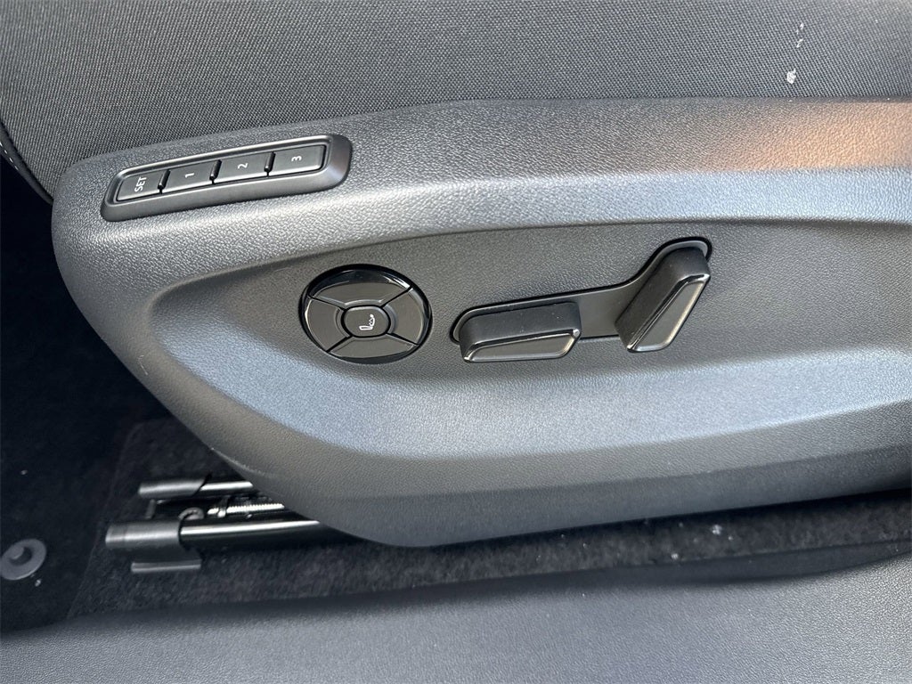 2026 Volkswagen Tiguan 2.0T SEL