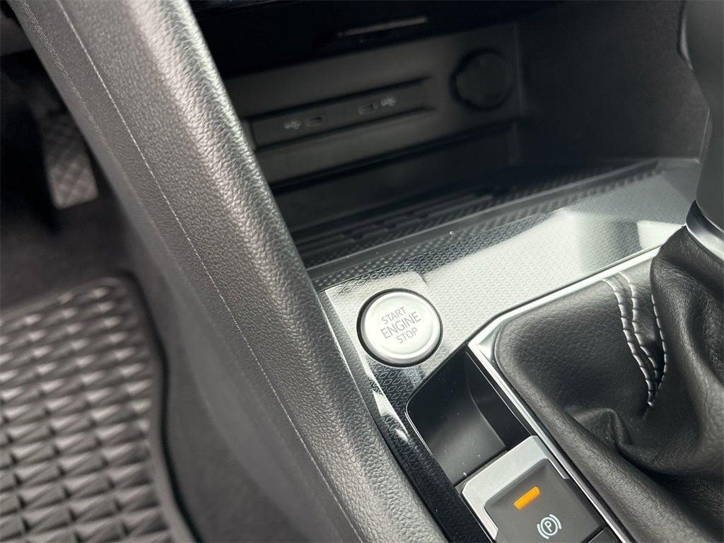 2025 Volkswagen Taos 1.5T SE